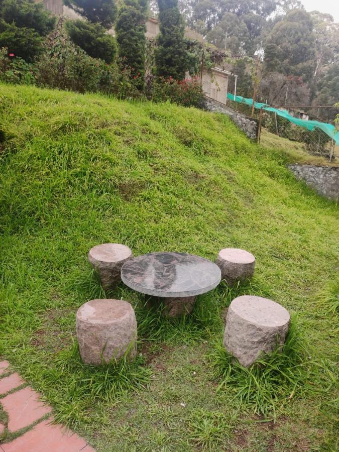 Status Hillpark Hotel Kodaikanal Buitenkant foto