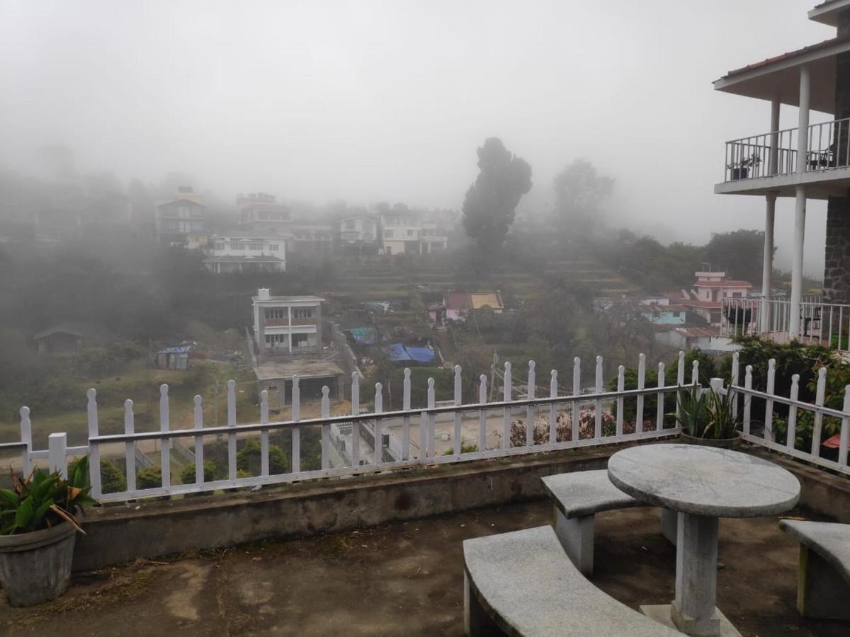 Status Hillpark Hotel Kodaikanal Buitenkant foto